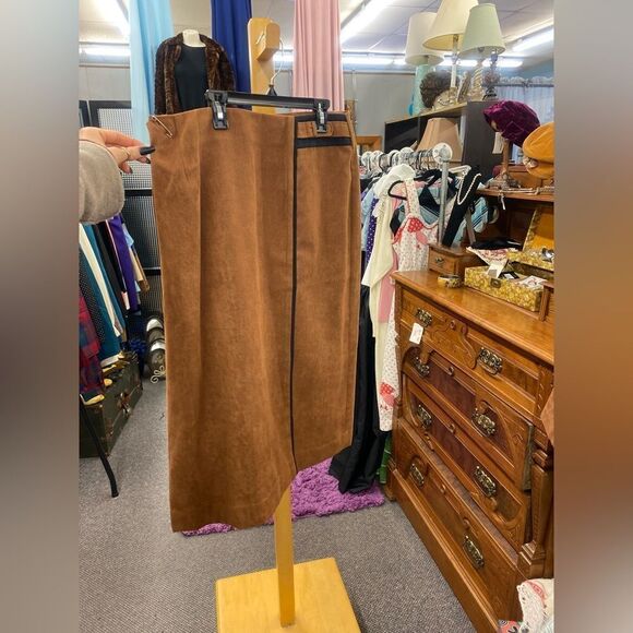 Michael Phillips 16P Brown suede Suit - Picture 5 of 6